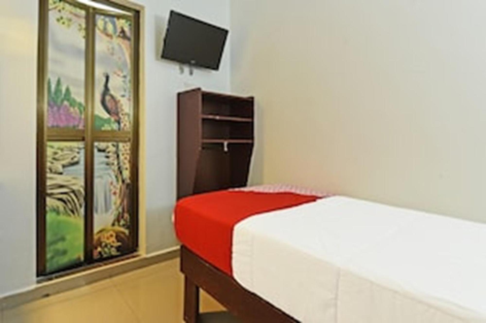 Super Oyo 90572 J Hotel Masjid India Kuala Lumpur Eksteriør billede