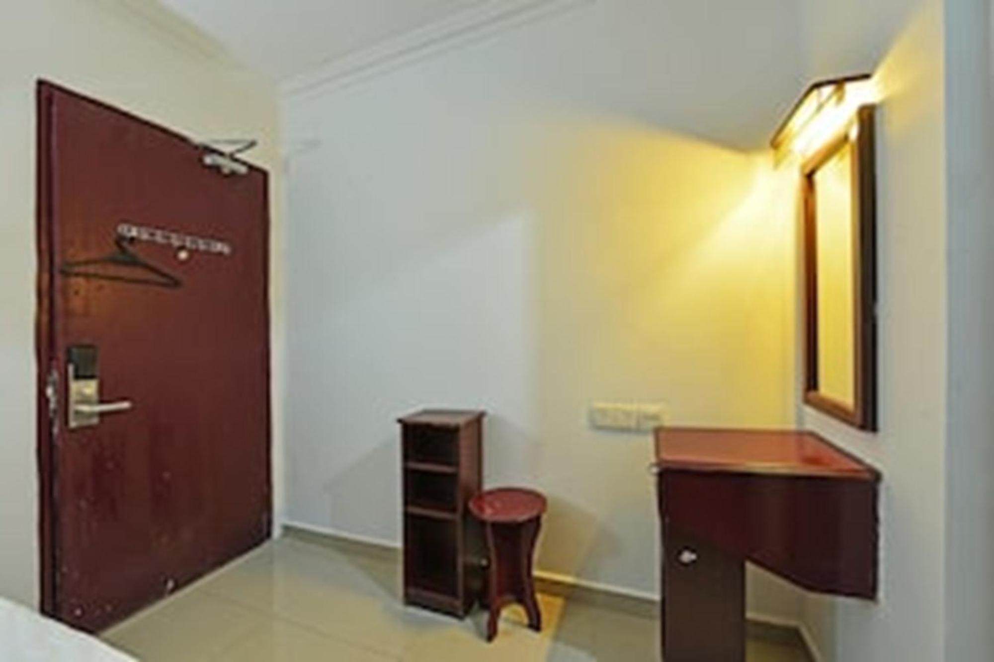 Super Oyo 90572 J Hotel Masjid India Kuala Lumpur Eksteriør billede