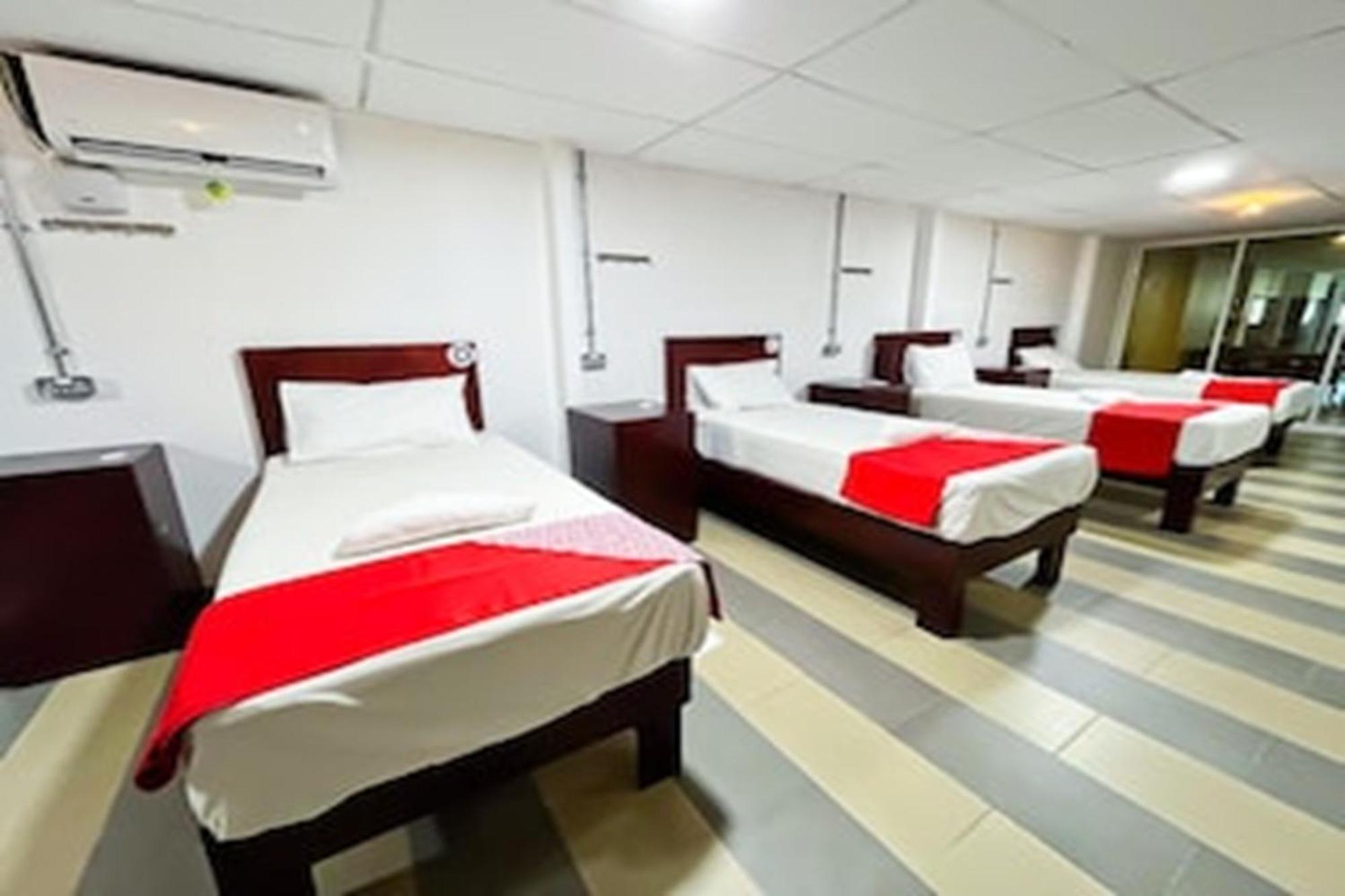 Super Oyo 90572 J Hotel Masjid India Kuala Lumpur Eksteriør billede